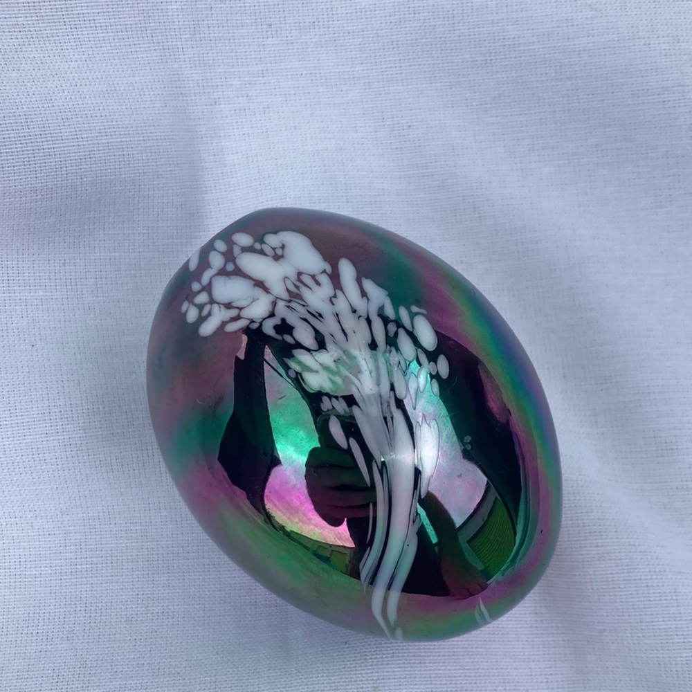 Iridescent Glass Egg 3 inches - Picture 4 of 5